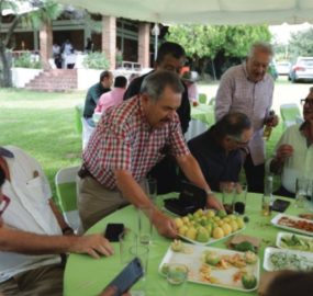 COMIDA DE AMIGOS – ¡BOHEMIA Y CANCIONES!